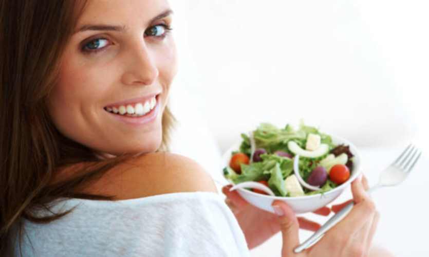 4. Mangiare Sano: 
una dieta sana ed equilibrata è quello che ci vuole in ogni caso per mantenersi in bellezza e salute.