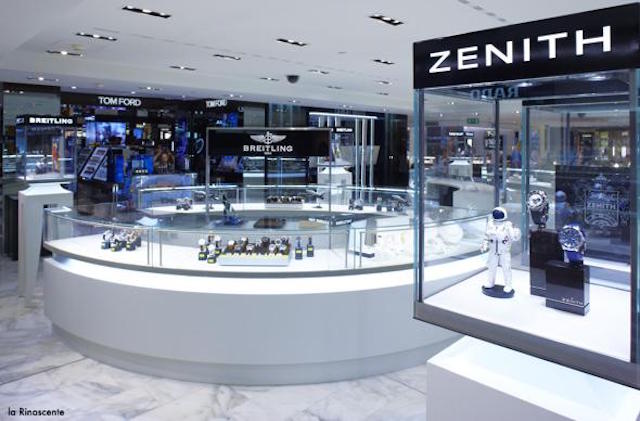 LA RINASCENTE Duomo a Milano ha aperto quest'oggi uno spazio di 500mq dedicato agli orologi e ai gioielli. In vendita Brand quali Zenith, Hamilton e molti altri.