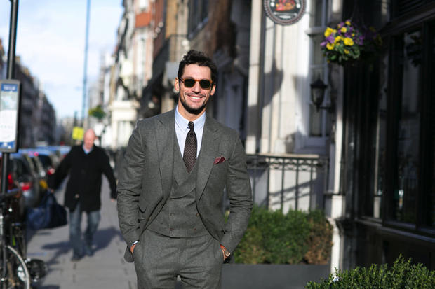 Street Style da Londra:  neanche David Gandy rinuncia alla barba.