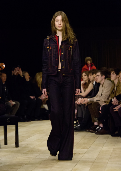 Burberry Womenswear Pre-Collection - Look 25