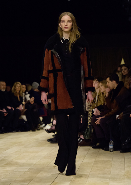 Burberry Womenswear Pre-Collection - Look 32