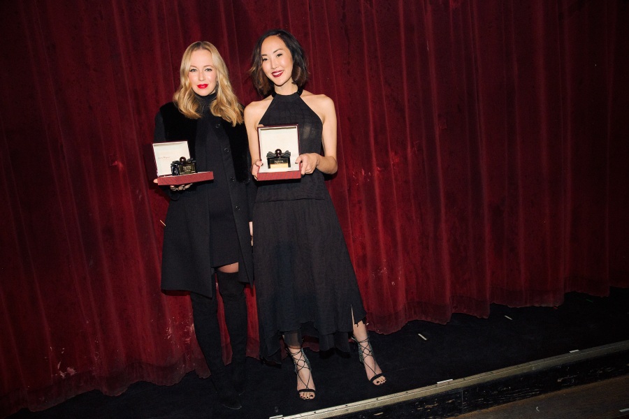 Chriselle Lim di "The Chriselle Factor" e Helena Hodne di " The Broklyn Blonde" vincitrici del Signorina Misteriosa Award.
